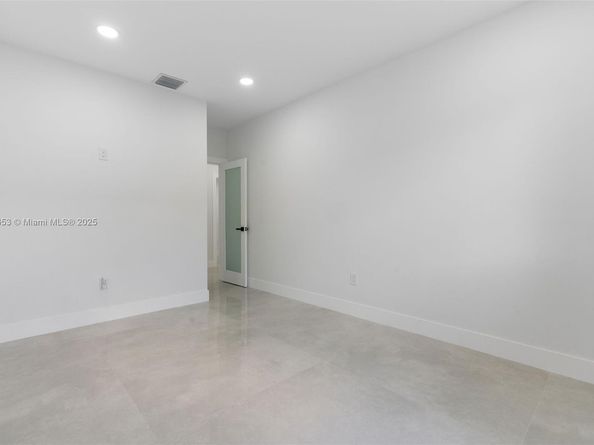 4800 SW 61st Ave, Davie FL 33314