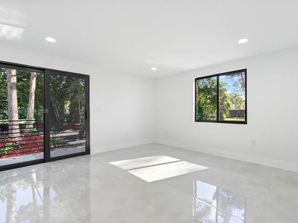 4800 SW 61st Ave, Davie FL 33314