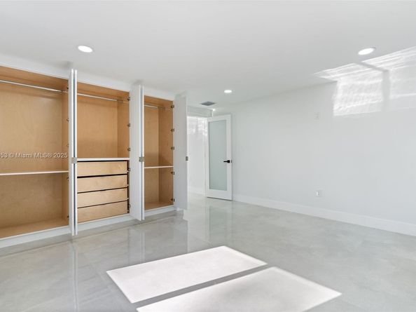 4800 SW 61st Ave, Davie FL 33314