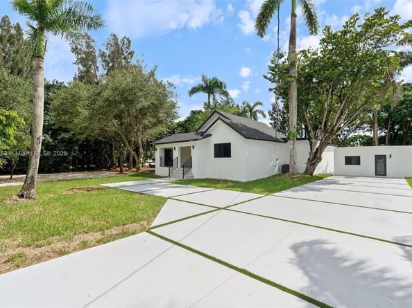 4800 SW 61st Ave, Davie FL 33314