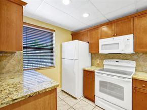 10332 Sunrise Lakes Blvd 206, Sunrise FL 33322