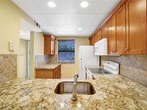 10332 Sunrise Lakes Blvd 206, Sunrise FL 33322