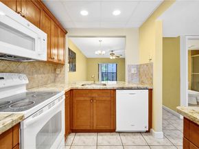 10332 Sunrise Lakes Blvd 206, Sunrise FL 33322