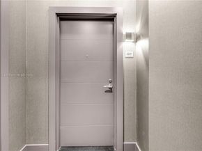 17111 Biscayne Blvd 2001, North Miami Beach FL 33160