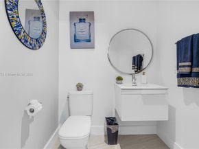 17111 Biscayne Blvd 2001, North Miami Beach FL 33160