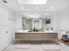 17111 Biscayne Blvd 2001, North Miami Beach FL 33160