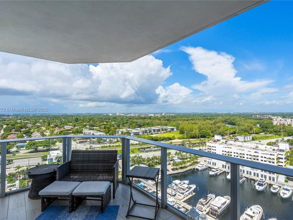 17111 Biscayne Blvd 2001, North Miami Beach FL 33160