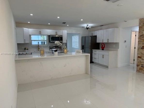 9207 SW 49th Pl, Cooper City FL 33328