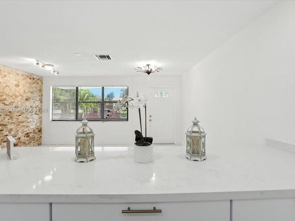 9207 SW 49th Pl, Cooper City FL 33328