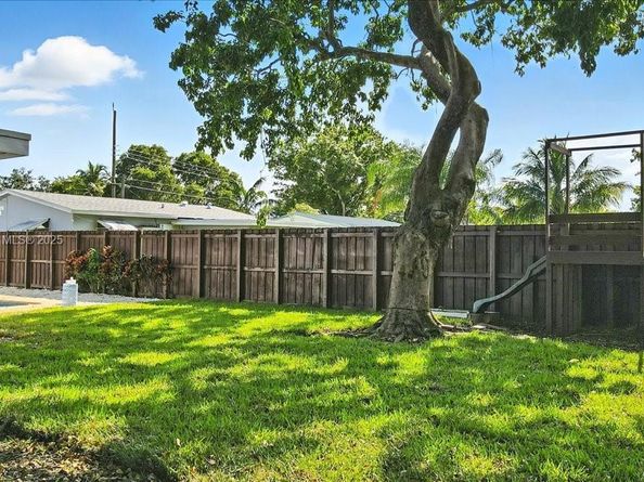 9207 SW 49th Pl, Cooper City FL 33328