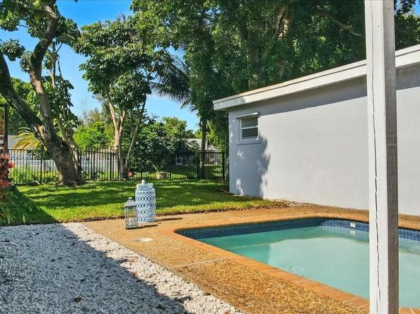 9207 SW 49th Pl, Cooper City FL 33328