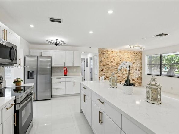 9207 SW 49th Pl, Cooper City FL 33328