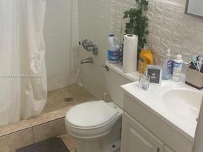 2225 NE 123rd St 204, North Miami FL 33181