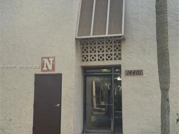 14401 N Kendall Dr 205N, Miami FL 33186