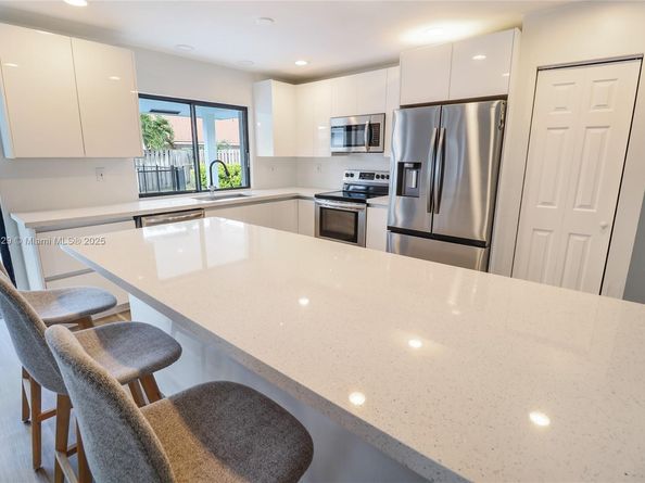 11197 NW 21st St, Coral Springs FL 33071