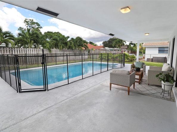 11197 NW 21st St, Coral Springs FL 33071