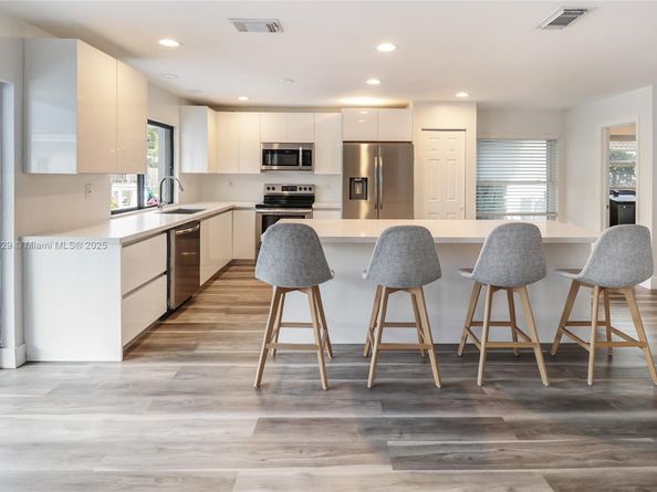11197 NW 21st St, Coral Springs FL 33071