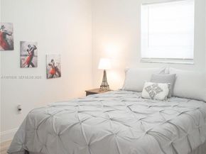 43 NW 41st St, Miami FL 33127