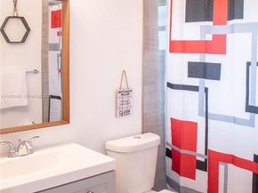 43 NW 41st St, Miami FL 33127