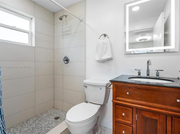 2001 N 22nd Ave, Hollywood FL 33020