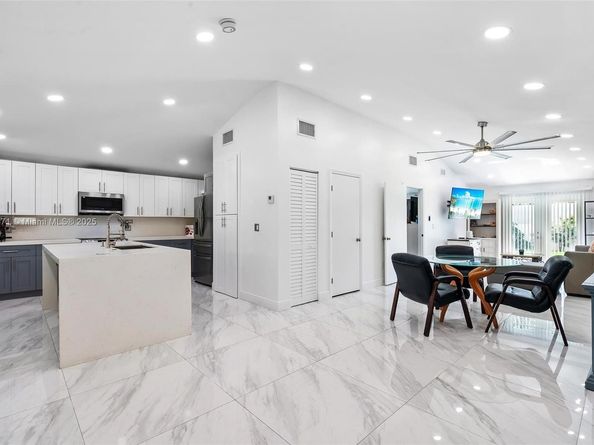 2001 N 22nd Ave, Hollywood FL 33020
