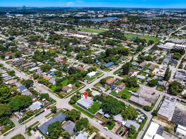 2001 N 22nd Ave, Hollywood FL 33020
