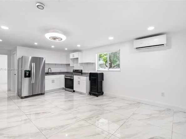2001 N 22nd Ave, Hollywood FL 33020