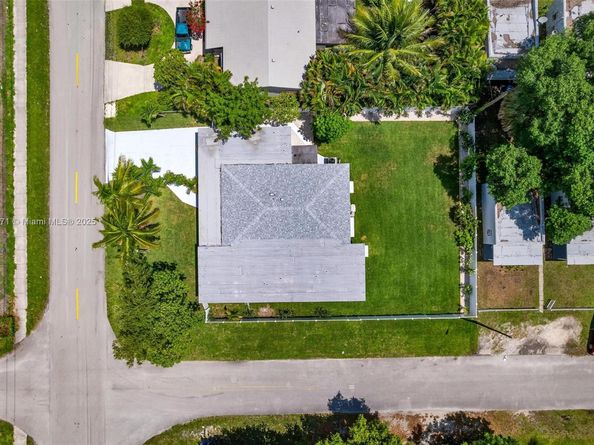 2001 N 22nd Ave, Hollywood FL 33020