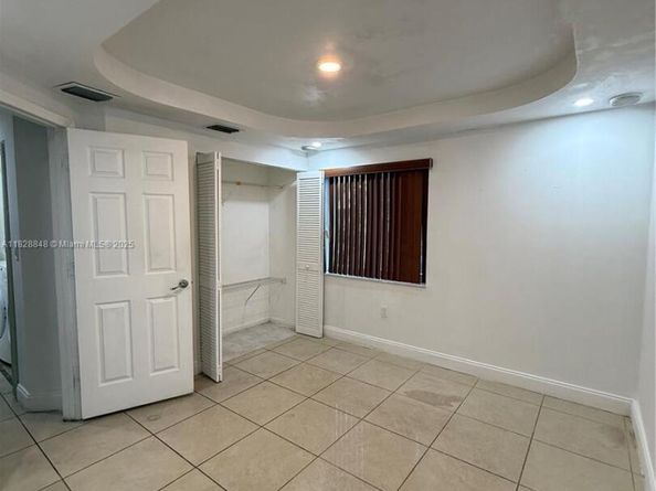 19926 NW 67th Pl, Hialeah FL 33015