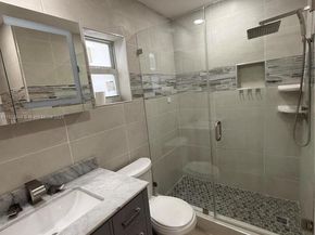 19926 NW 67th Pl, Hialeah FL 33015