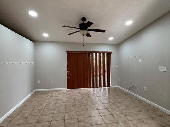 19926 NW 67th Pl, Hialeah FL 33015
