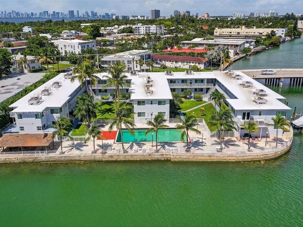 7207 Bay Dr 25, Miami Beach FL 33141