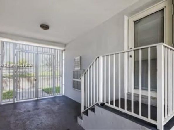 7207 Bay Dr 25, Miami Beach FL 33141
