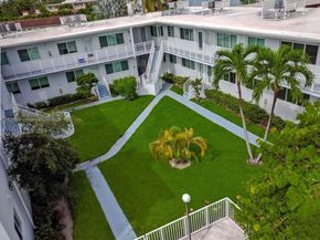 7207 Bay Dr 25, Miami Beach FL 33141
