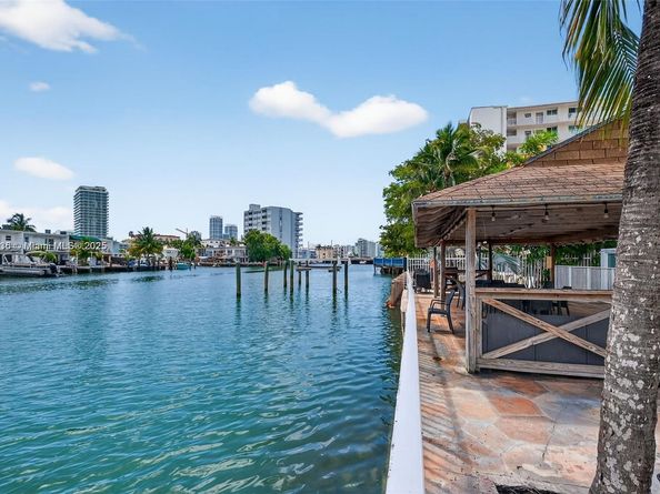 7207 Bay Dr 25, Miami Beach FL 33141