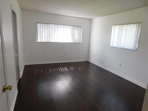 8005 SW 107 Av 118, Miami FL 33173
