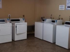 8005 SW 107 Av 118, Miami FL 33173