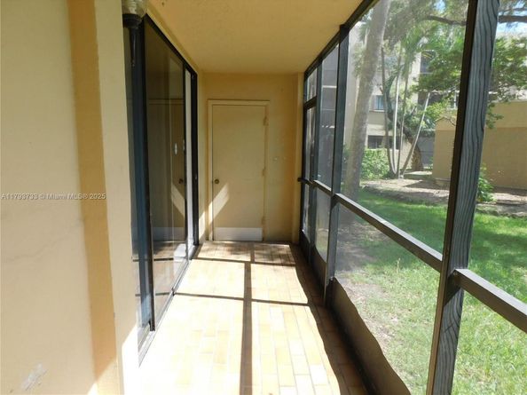 8005 SW 107 Av 118, Miami FL 33173