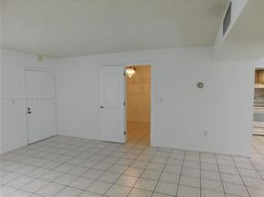 8005 SW 107 Av 118, Miami FL 33173
