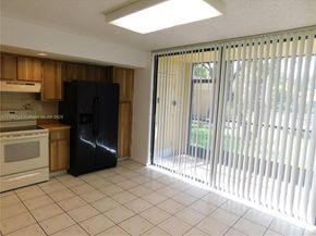 8005 SW 107 Av 118, Miami FL 33173