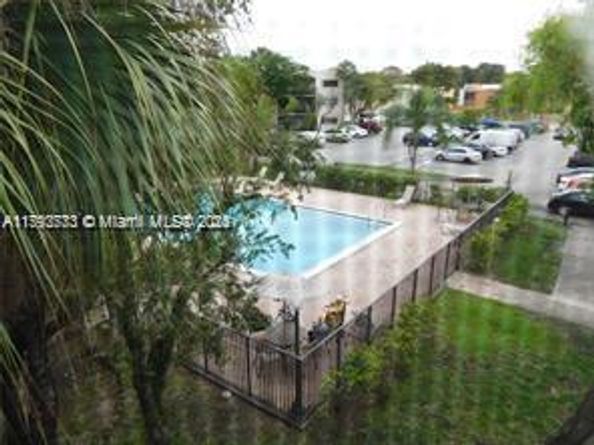 8005 SW 107 Av 118, Miami FL 33173