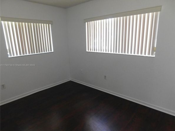 8005 SW 107 Av 118, Miami FL 33173