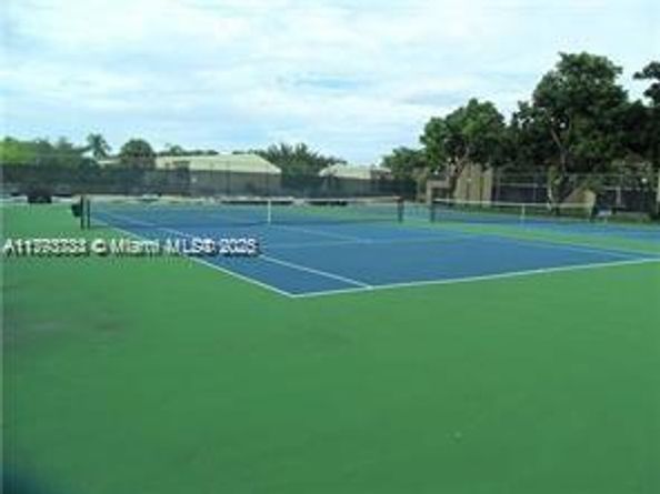 8005 SW 107 Av 118, Miami FL 33173