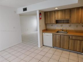 8005 SW 107 Av 118, Miami FL 33173