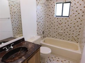 8005 SW 107 Av 118, Miami FL 33173