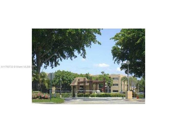 8005 SW 107 Av 118, Miami FL 33173
