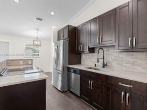 721 NW 47th St, Deerfield Beach FL 33064