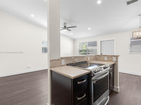 721 NW 47th St, Deerfield Beach FL 33064