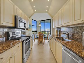 20281 E Country Club Dr 1609, Aventura FL 33180