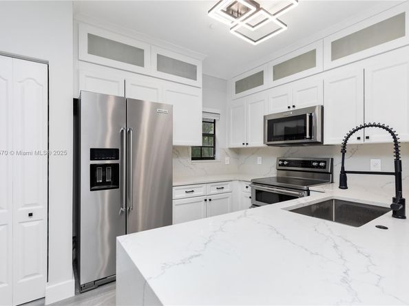 2818 Coconut Ave 2818, Miami FL 33133